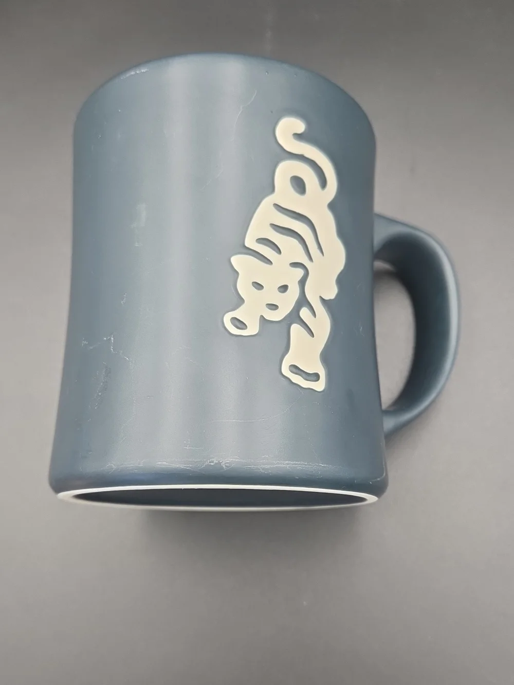 Starbucks 2012 Black Tiger Mug 16 oz Bone China Dark Red Interior Collectible Co